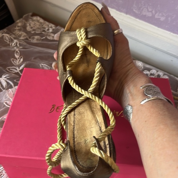 Sz9 Beyoncé’s House of Deréon gold, lace up, platform heels. - Picture 12 of 16